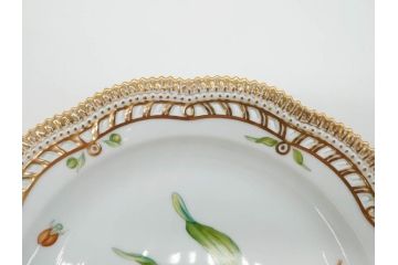 デンマーク　ROYAL COPENHAGEN(ロイヤルコペンハーゲン)　フローラダニカ　380　透かしの縁と金彩が美しいプレート(レース、フリル、金彩、花、フラワー、ディッシュ、大皿、透かし皿、洋食器、北欧)(R-079047)
