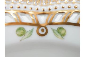 デンマーク　ROYAL COPENHAGEN(ロイヤルコペンハーゲン)　フローラダニカ　380　透かしの縁と金彩が美しいプレート(レース、フリル、金彩、花、フラワー、ディッシュ、大皿、透かし皿、洋食器、北欧)(R-079047)