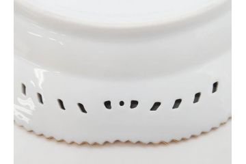 デンマーク　ROYAL COPENHAGEN(ロイヤルコペンハーゲン)　フローラダニカ　380　透かしの縁と金彩が美しいプレート(レース、フリル、金彩、花、フラワー、ディッシュ、大皿、透かし皿、洋食器、北欧)(R-079047)
