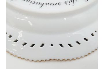 デンマーク　ROYAL COPENHAGEN(ロイヤルコペンハーゲン)　フローラダニカ　380　透かしの縁と金彩が美しいプレート(レース、フリル、金彩、花、フラワー、ディッシュ、大皿、透かし皿、洋食器、北欧)(R-079047)