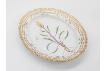 デンマーク　ROYAL COPENHAGEN(ロイヤルコペンハーゲン)　フローラダニカ　371　食卓が華やぐ優雅なオーバルプレート(金彩、フラワー、ディッシュ、中皿、洋食器、北欧)(R-079048)