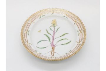 デンマーク　ROYAL COPENHAGEN(ロイヤルコペンハーゲン)　フローラダニカ　371　食卓が華やぐ優雅なオーバルプレート(金彩、フラワー、ディッシュ、中皿、洋食器、北欧)(R-079048)