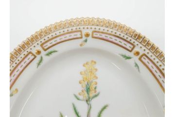 デンマーク　ROYAL COPENHAGEN(ロイヤルコペンハーゲン)　フローラダニカ　371　食卓が華やぐ優雅なオーバルプレート(金彩、フラワー、ディッシュ、中皿、洋食器、北欧)(R-079048)