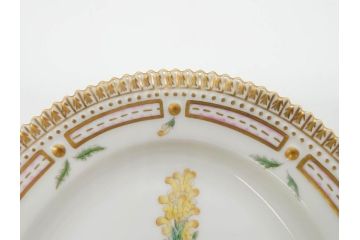 デンマーク　ROYAL COPENHAGEN(ロイヤルコペンハーゲン)　フローラダニカ　371　食卓が華やぐ優雅なオーバルプレート(金彩、フラワー、ディッシュ、中皿、洋食器、北欧)(R-079048)