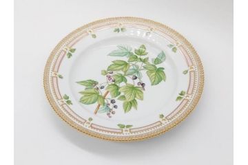 デンマーク　ROYAL COPENHAGEN(ロイヤルコペンハーゲン)　フローラダニカ　624　細部まで丁寧に色付された可愛らしいプレート(金彩、フラワー、ディッシュ、大皿、洋食器、北欧)(R-079049)