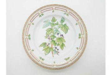 デンマーク　ROYAL COPENHAGEN(ロイヤルコペンハーゲン)　フローラダニカ　624　細部まで丁寧に色付された可愛らしいプレート(金彩、フラワー、ディッシュ、大皿、洋食器、北欧)(R-079049)
