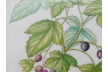 デンマーク　ROYAL COPENHAGEN(ロイヤルコペンハーゲン)　フローラダニカ　624　細部まで丁寧に色付された可愛らしいプレート(金彩、フラワー、ディッシュ、大皿、洋食器、北欧)(R-079049)
