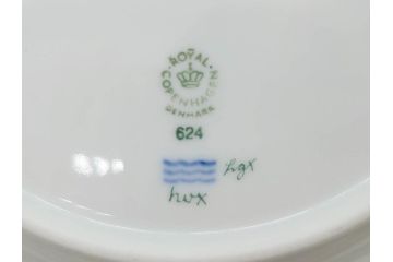 デンマーク　ROYAL COPENHAGEN(ロイヤルコペンハーゲン)　フローラダニカ　624　細部まで丁寧に色付された可愛らしいプレート(金彩、フラワー、ディッシュ、大皿、洋食器、北欧)(R-079049)