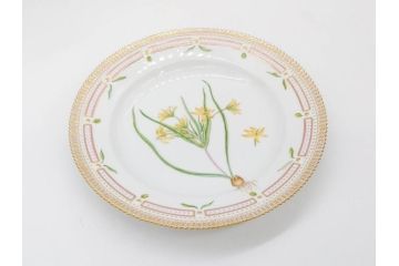 デンマーク　ROYAL COPENHAGEN(ロイヤルコペンハーゲン)　フローラダニカ　20/3549　食卓を鮮やかに彩るプレート(金彩、フラワー、ディッシュ、大皿、洋食器、北欧)(R-079050)