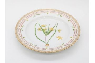 デンマーク　ROYAL COPENHAGEN(ロイヤルコペンハーゲン)　フローラダニカ　20/3549　食卓を鮮やかに彩るプレート(金彩、フラワー、ディッシュ、大皿、洋食器、北欧)(R-079050)