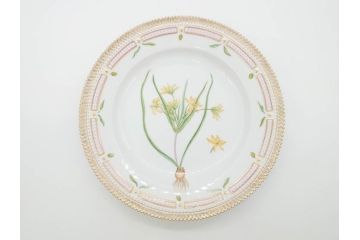 デンマーク　ROYAL COPENHAGEN(ロイヤルコペンハーゲン)　フローラダニカ　20/3549　食卓を鮮やかに彩るプレート(金彩、フラワー、ディッシュ、大皿、洋食器、北欧)(R-079050)