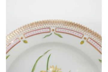 デンマーク　ROYAL COPENHAGEN(ロイヤルコペンハーゲン)　フローラダニカ　20/3549　食卓を鮮やかに彩るプレート(金彩、フラワー、ディッシュ、大皿、洋食器、北欧)(R-079050)