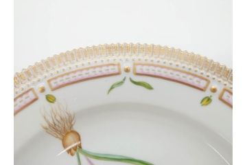 デンマーク　ROYAL COPENHAGEN(ロイヤルコペンハーゲン)　フローラダニカ　20/3549　食卓を鮮やかに彩るプレート(金彩、フラワー、ディッシュ、大皿、洋食器、北欧)(R-079050)