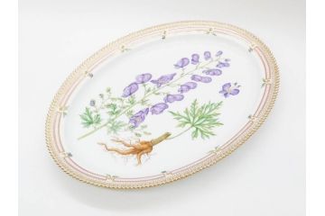 デンマーク　ROYAL COPENHAGEN(ロイヤルコペンハーゲン)　フローラダニカ　375　煌びやかさと淑やかさを兼ね備えた見事なオーバルプレート(金彩、フラワー、ディッシュ、大皿、洋食器、北欧)(R-079051)