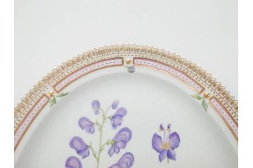 デンマーク　ROYAL COPENHAGEN(ロイヤルコペンハーゲン)　フローラダニカ　375　煌びやかさと淑やかさを兼ね備えた見事なオーバルプレート(金彩、フラワー、ディッシュ、大皿、洋食器、北欧)(R-079051)