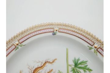 デンマーク　ROYAL COPENHAGEN(ロイヤルコペンハーゲン)　フローラダニカ　375　煌びやかさと淑やかさを兼ね備えた見事なオーバルプレート(金彩、フラワー、ディッシュ、大皿、洋食器、北欧)(R-079051)