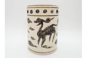時代物　松景銘　麒麟に雲図　空駆ける麒麟が印象的な火鉢(陶器、丸火鉢、手あぶり、吉祥文様、霊獣)(R-079052)