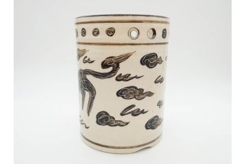 時代物　松景銘　麒麟に雲図　空駆ける麒麟が印象的な火鉢(陶器、丸火鉢、手あぶり、吉祥文様、霊獣)(R-079052)