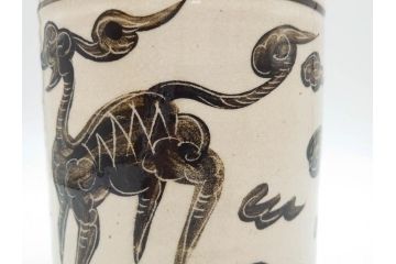 時代物　松景銘　麒麟に雲図　空駆ける麒麟が印象的な火鉢(陶器、丸火鉢、手あぶり、吉祥文様、霊獣)(R-079052)