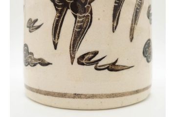 時代物　松景銘　麒麟に雲図　空駆ける麒麟が印象的な火鉢(陶器、丸火鉢、手あぶり、吉祥文様、霊獣)(R-079052)