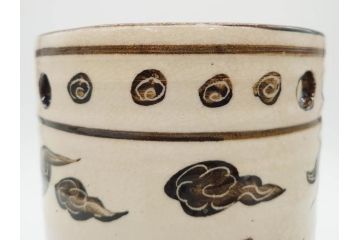 時代物　松景銘　麒麟に雲図　空駆ける麒麟が印象的な火鉢(陶器、丸火鉢、手あぶり、吉祥文様、霊獣)(R-079052)