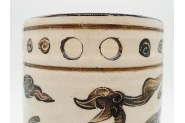 時代物　松景銘　麒麟に雲図　空駆ける麒麟が印象的な火鉢(陶器、丸火鉢、手あぶり、吉祥文様、霊獣)(R-079052)
