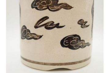 時代物　松景銘　麒麟に雲図　空駆ける麒麟が印象的な火鉢(陶器、丸火鉢、手あぶり、吉祥文様、霊獣)(R-079052)