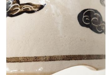 時代物　松景銘　麒麟に雲図　空駆ける麒麟が印象的な火鉢(陶器、丸火鉢、手あぶり、吉祥文様、霊獣)(R-079052)