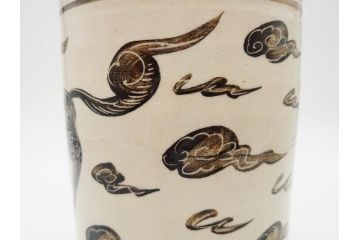時代物　松景銘　麒麟に雲図　土の温もりを感じる火鉢(陶器、丸火鉢、手あぶり、吉祥文様、霊獣)(R-079053)