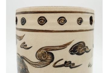 時代物　松景銘　麒麟に雲図　土の温もりを感じる火鉢(陶器、丸火鉢、手あぶり、吉祥文様、霊獣)(R-079053)