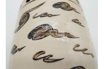 時代物　松景銘　麒麟に雲図　土の温もりを感じる火鉢(陶器、丸火鉢、手あぶり、吉祥文様、霊獣)(R-079053)