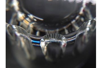 フランス　Baccarat　バカラ　エトナ(2011年・日本限定)　ARABESQUE SMALL BOWL(アラベスク スモール ボウル)　繊細なカッティングが煌めくタンブラー&ボウル(フルレッドクリスタルガラス、ロックグラス、コップ、グラス、小鉢、共箱付き)(R-079054)