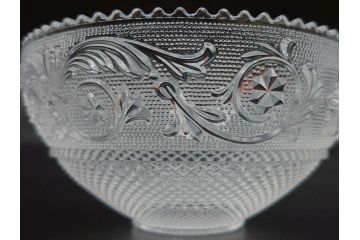 フランス　Baccarat　バカラ　エトナ(2011年・日本限定)　ARABESQUE SMALL BOWL(アラベスク スモール ボウル)　繊細なカッティングが煌めくタンブラー&ボウル(フルレッドクリスタルガラス、ロックグラス、コップ、グラス、小鉢、共箱付き)(R-079054)