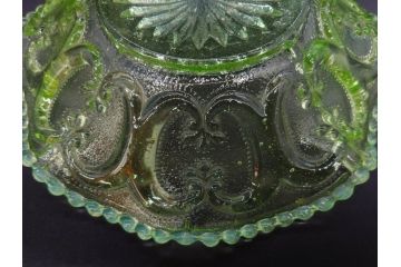 戦前　昭和初期　プレスガラス　ウランガラス　ノスタルジックなデザインが魅力的なフリル皿&氷コップ2客(かき氷カップ、ガラス食器、デザートカップ、硝子、和ガラス、レース)(R-079055)