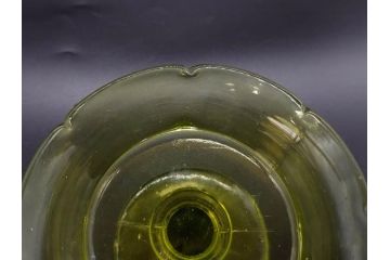 戦前　昭和初期　プレスガラス　ウランガラス　ノスタルジックなデザインが魅力的なフリル皿&氷コップ2客(かき氷カップ、ガラス食器、デザートカップ、硝子、和ガラス、レース)(R-079055)