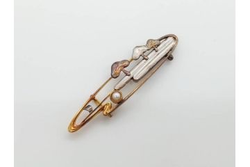 彫金　K18(18金)　細やかな金工が魅力的な帯留め(ゴールド、真珠、パール、松、風景、着物道具、和装小物、アクセサリー)(R-079062)