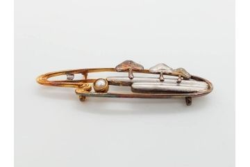 彫金　K18(18金)　細やかな金工が魅力的な帯留め(ゴールド、真珠、パール、松、風景、着物道具、和装小物、アクセサリー)(R-079062)