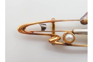 彫金　K18(18金)　細やかな金工が魅力的な帯留め(ゴールド、真珠、パール、松、風景、着物道具、和装小物、アクセサリー)(R-079062)