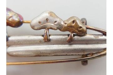 彫金　K18(18金)　細やかな金工が魅力的な帯留め(ゴールド、真珠、パール、松、風景、着物道具、和装小物、アクセサリー)(R-079062)