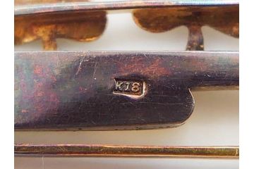 彫金　K18(18金)　細やかな金工が魅力的な帯留め(ゴールド、真珠、パール、松、風景、着物道具、和装小物、アクセサリー)(R-079062)