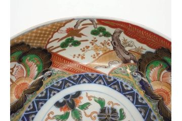 明治期　成化年製　伊万里　色絵　約31cm　1尺　色彩が鮮やかで豪華な深鉢(松、梅、鶴、ツル、菊、花、深皿、金彩、和食器、和皿、一尺)(R-079065)