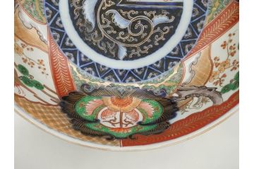 明治期　成化年製　伊万里　色絵　約31cm　1尺　色彩が鮮やかで豪華な深鉢(松、梅、鶴、ツル、菊、花、深皿、金彩、和食器、和皿、一尺)(R-079065)