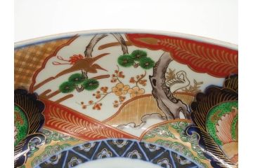明治期　成化年製　伊万里　色絵　約31cm　1尺　色彩が鮮やかで豪華な深鉢(松、梅、鶴、ツル、菊、花、深皿、金彩、和食器、和皿、一尺)(R-079065)
