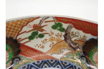 明治期　成化年製　伊万里　色絵　約31cm　1尺　色彩が鮮やかで豪華な深鉢(松、梅、鶴、ツル、菊、花、深皿、金彩、和食器、和皿、一尺)(R-079065)
