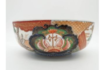 明治期　成化年製　伊万里　色絵　約31cm　1尺　色彩が鮮やかで豪華な深鉢(松、梅、鶴、ツル、菊、花、深皿、金彩、和食器、和皿、一尺)(R-079065)