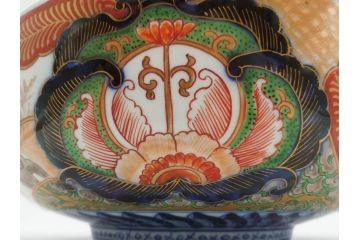 明治期　成化年製　伊万里　色絵　約31cm　1尺　色彩が鮮やかで豪華な深鉢(松、梅、鶴、ツル、菊、花、深皿、金彩、和食器、和皿、一尺)(R-079065)