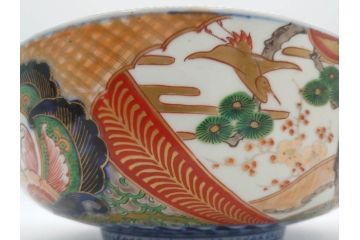 明治期　成化年製　伊万里　色絵　約31cm　1尺　色彩が鮮やかで豪華な深鉢(松、梅、鶴、ツル、菊、花、深皿、金彩、和食器、和皿、一尺)(R-079065)
