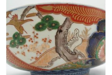 明治期　成化年製　伊万里　色絵　約31cm　1尺　色彩が鮮やかで豪華な深鉢(松、梅、鶴、ツル、菊、花、深皿、金彩、和食器、和皿、一尺)(R-079065)