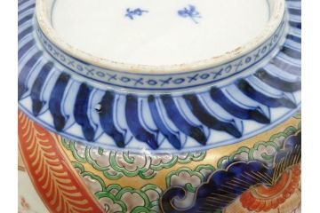 明治期　成化年製　伊万里　色絵　約31cm　1尺　色彩が鮮やかで豪華な深鉢(松、梅、鶴、ツル、菊、花、深皿、金彩、和食器、和皿、一尺)(R-079065)