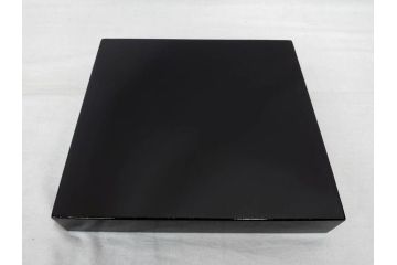 彫刻家 平野千里作　童鍾馗　極彩色　高さ19.5cm　緻密な彩色が見事な木彫(金彩、在銘、作家物、置物、ディスプレイ、おきもの、共箱付き、ガラスケース付き)(R-079069)